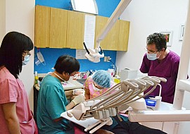 Điều trị mất răng cho người trẻ