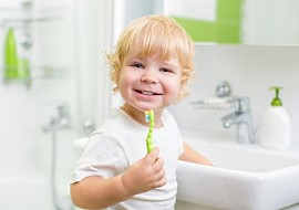 Cách xử trí một số tình huống khi trẻ mọc răng